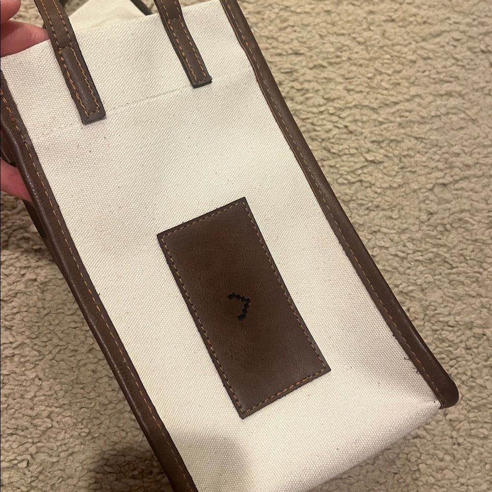 Elegant Cream and Brown leather Bag - Picture 2 of 6